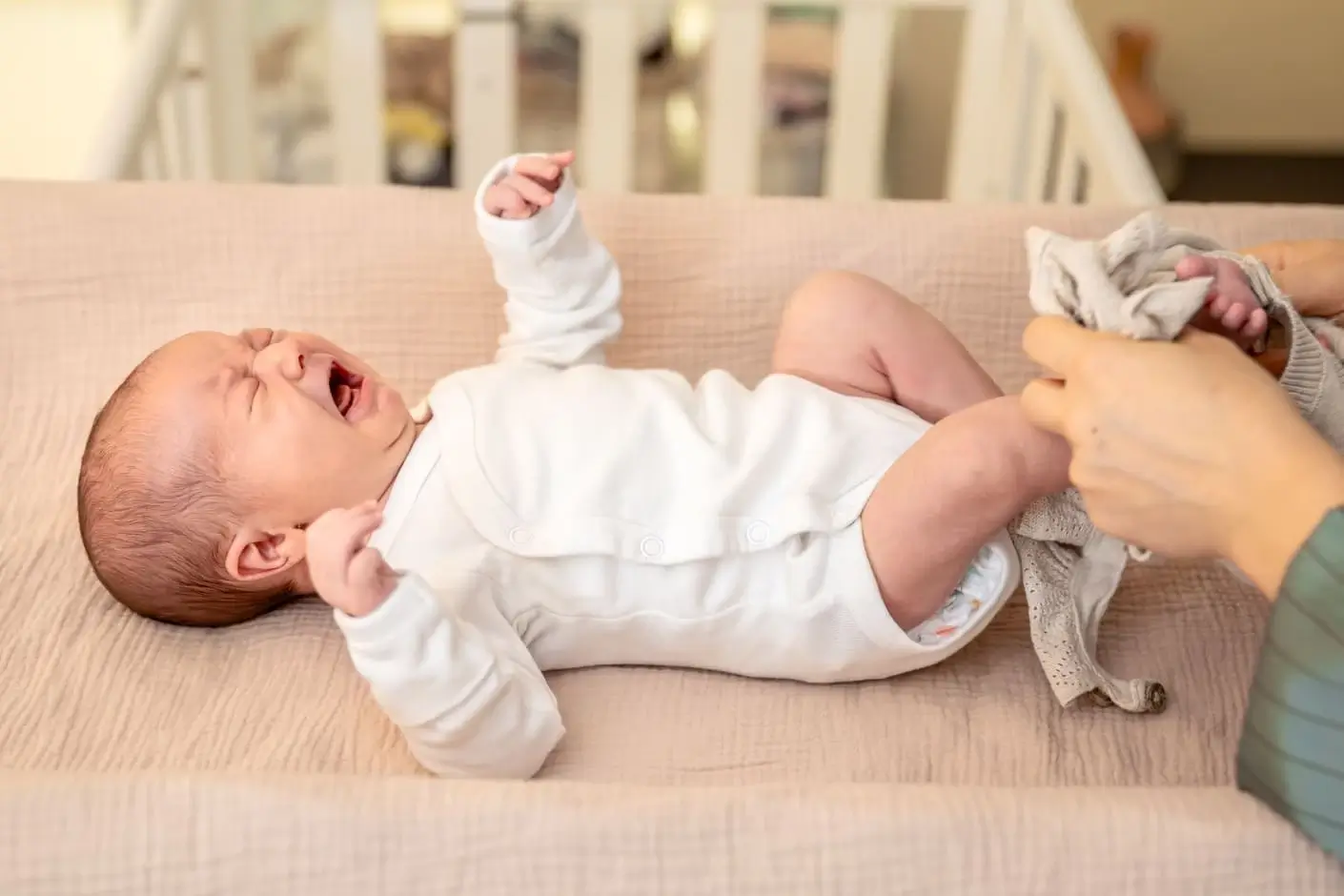 Reflux u detí - Plačúce nepokojné bábätko s kolikami – baby masáž a hydroterapia v ViVi spa Trnava pomáha s úľavou